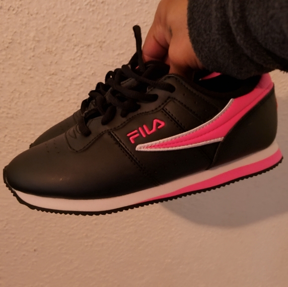 *SOLD* Fila Women's Trainers sz 6.5 - Picture 2 of 6